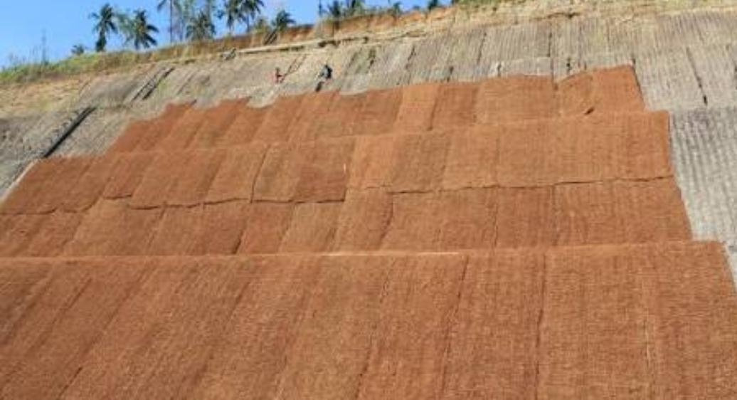 Penerapan Cocomesh di Area Perbukitan dan Lereng