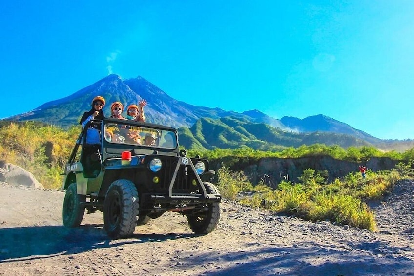 Yogyakarta Volcano Adventure Tour: Explore Mount Merapi and Volcanic Landscapes post thumbnail image